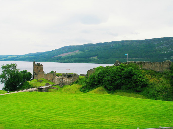 Urquhart castle, Loch Ness (I)