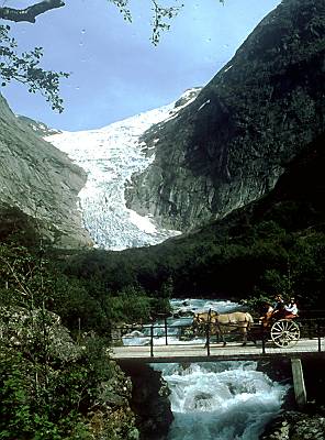 Briksdalsbreen