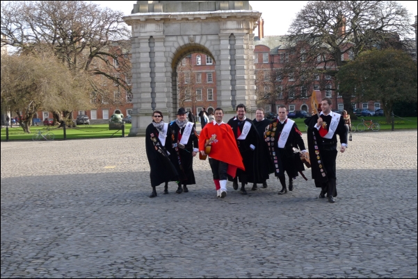 Irske(?) trubadurer p Trinity College.