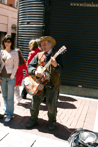 Geriatrisk gatemusikant, Grafton street
